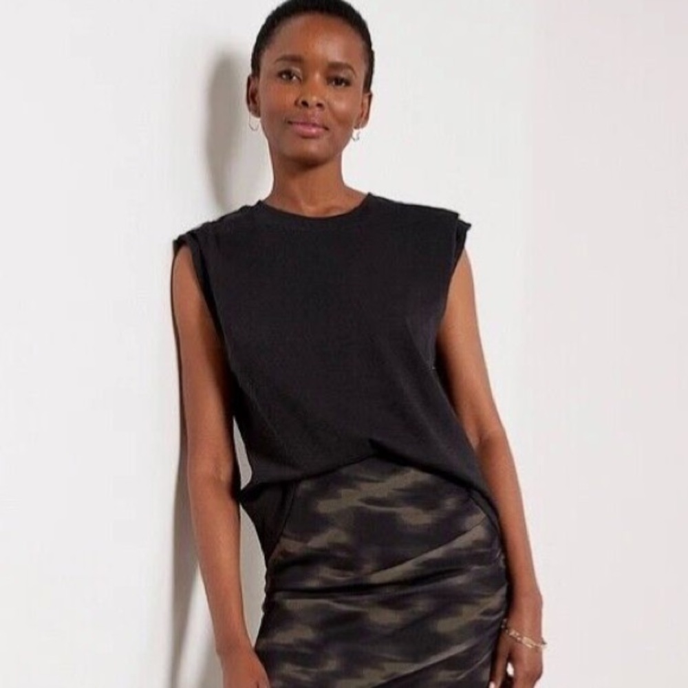 Evereve Yara Strong Shoulder Knit Tank/Top Black Size S